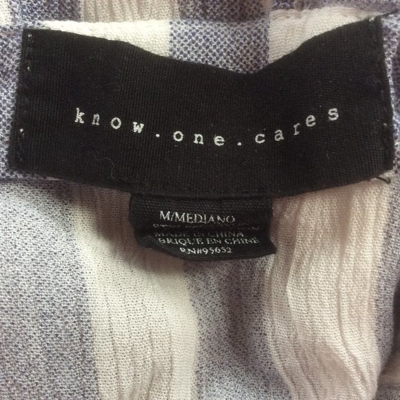 know one cares White & Blue/Gray Striped Ruffle Apron Top Boho Jumper Size Med. - Picture 4 of 6